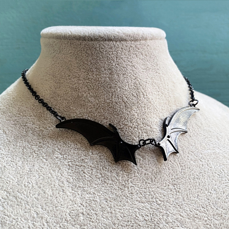 Kalung Liontin Sayap Kelelawar - Men'S Vampire Accessories ulasan dan harga
